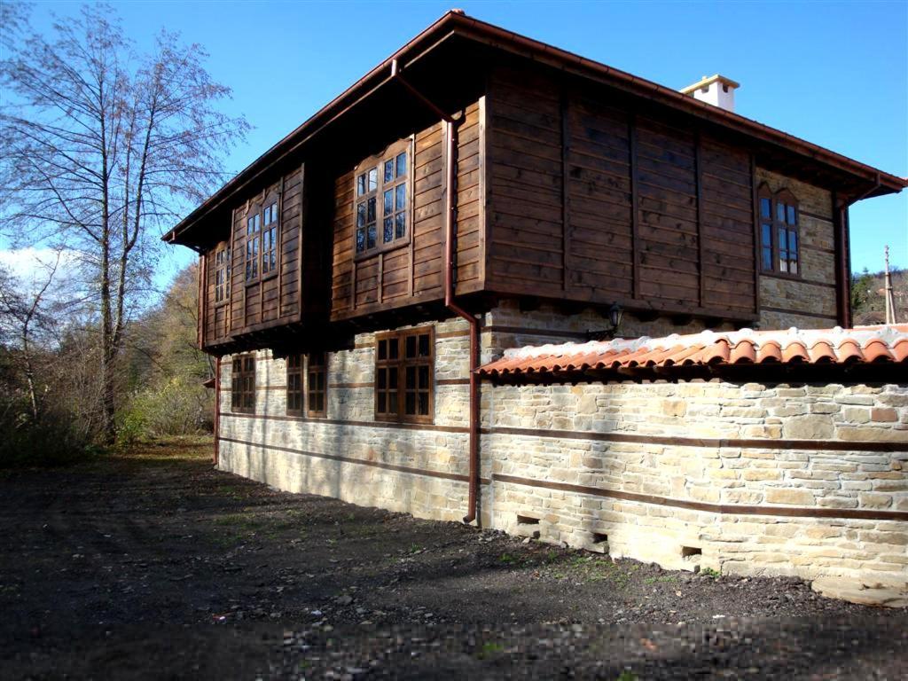 Voevodski Eco Complex Katunishte