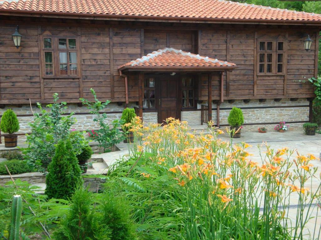 Voevodski Eco Complex Katunishte